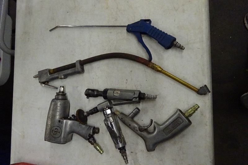 2 Air Guns, Air filler, 14 ratchet, 90 degree angel grinder, 12 impact drill air grinder