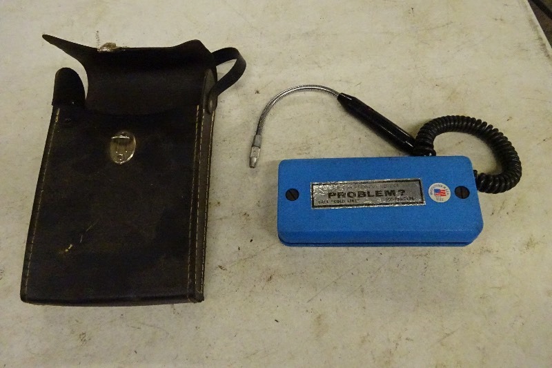 Gas leak detector for AC