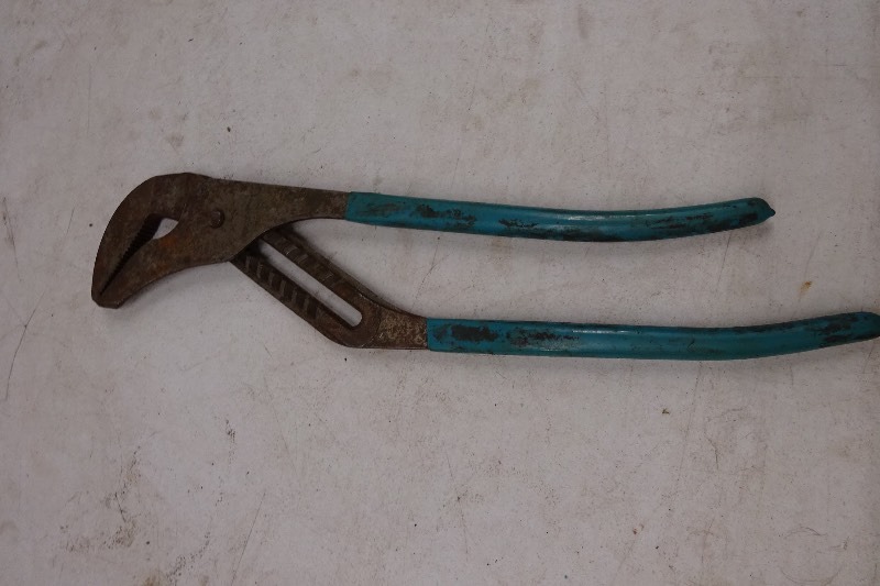 Chanel pliers