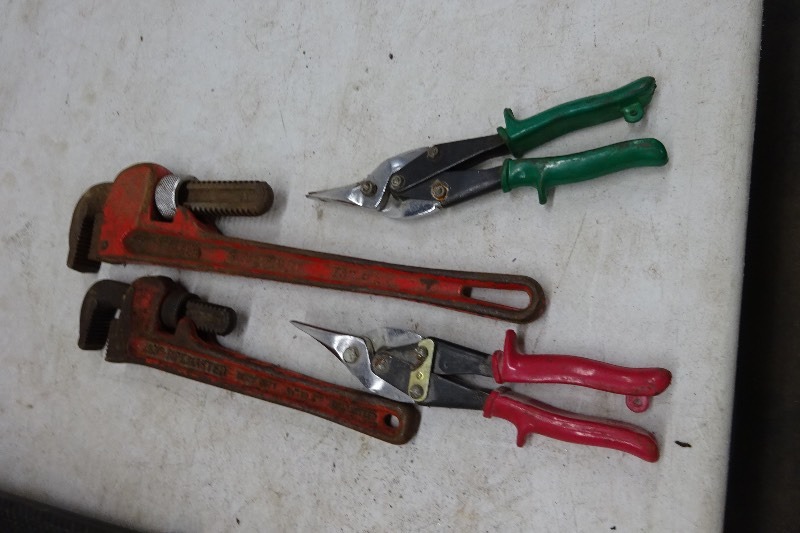 2 pipe wrenches, 2 tin snips