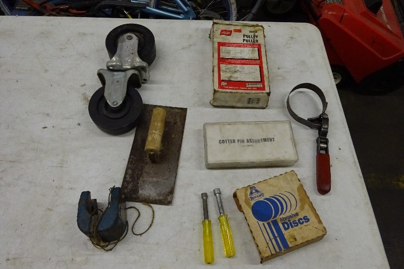 Cement tool, 2 wheels, pulley puller, cutter pins, disc, oil filter removal tool, magnet