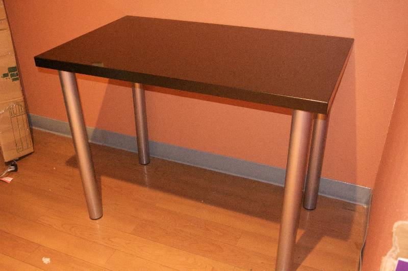 lot 32 image: Small Corner Table