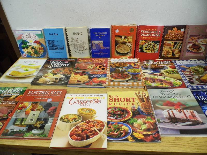lot 4 image: Large Lot of Books