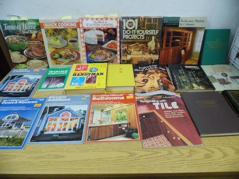 lot 5 image: Large Lot of Books