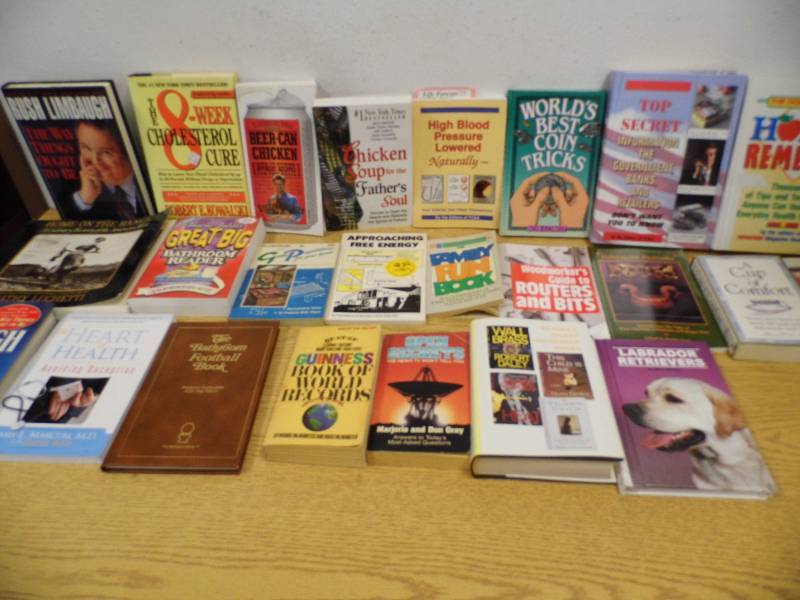 lot 10 image: Large Lot of Books