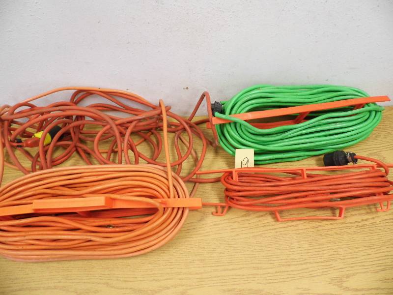 lot 19 image: Extension Cords