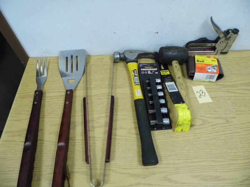 lot 23 image: Tools with Grill Items
