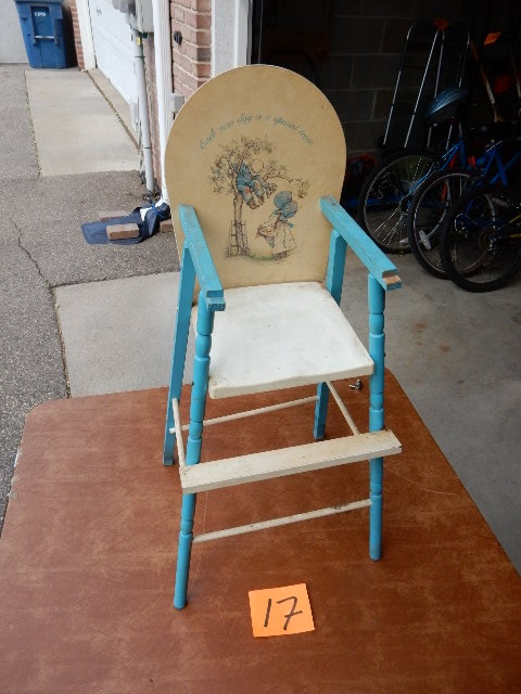 Vintage Doll High Chair.. 27 in h