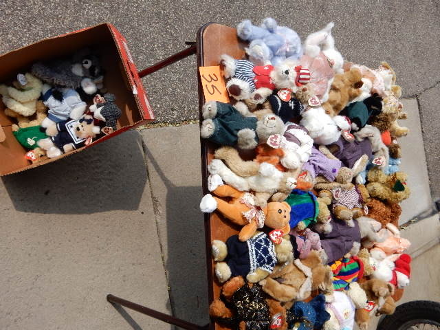 Huge lot of Beanie Babies