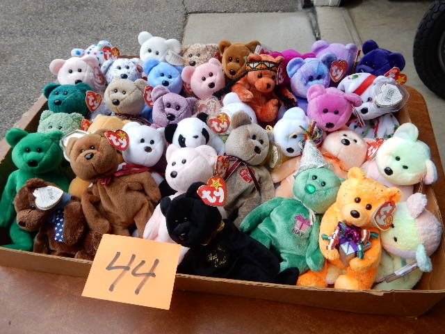 BEARS, BEARS and MORE BEARS.. BEANIES