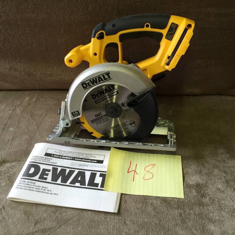 lot 48 image: Dewalt 18 volt Cordless Circular Saw