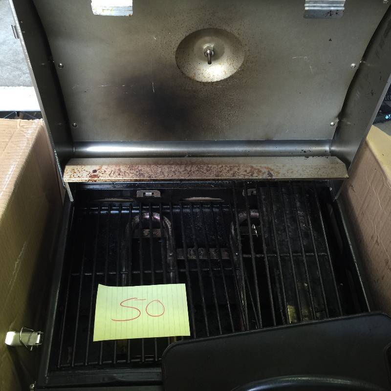 lot 50 image: Brinkmann Portable Gas Grill