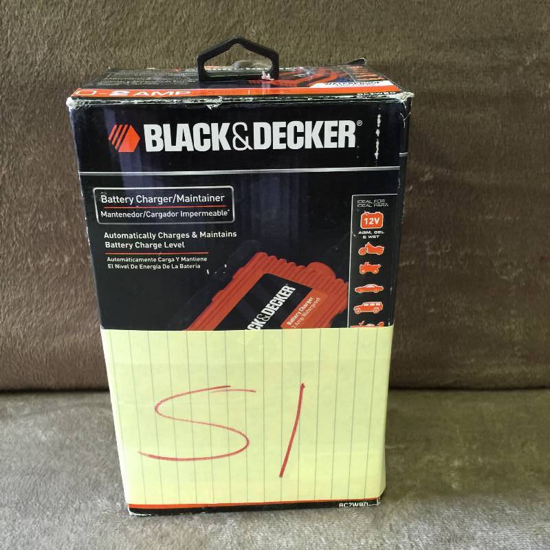 lot 51 image: Black& Decker Battery Charger Maintainer