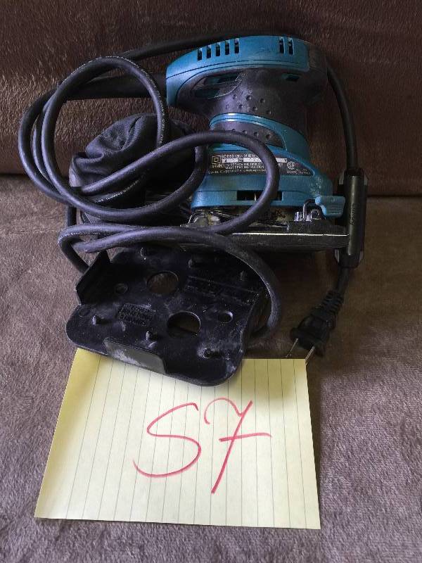 lot 57 image: Makita Finishing Sander