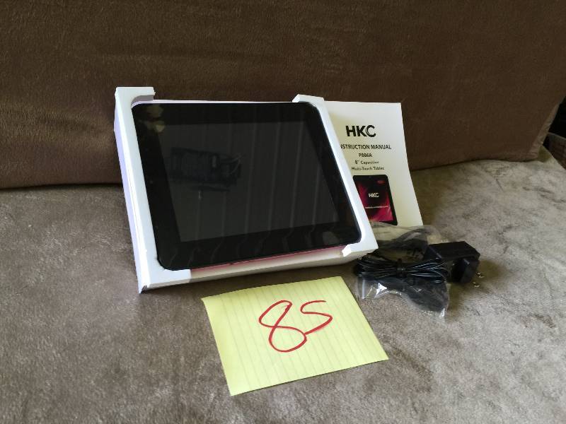 lot 85 image: HKC 8 Capacitive Multi-Touch Table