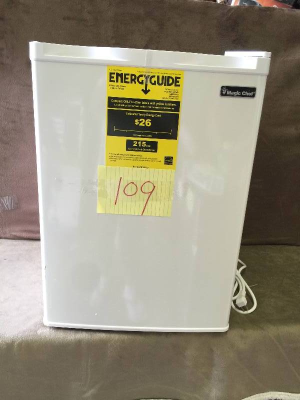 lot 109 image: Magic Chef Mini Refrigerator in white