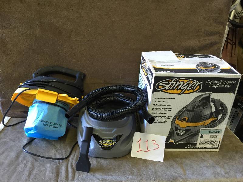 lot 113 image: Stinger  2.5 Gal WetDry Vaccum