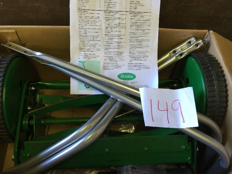 lot 149 image: Scotts 14 in. Reel Mower