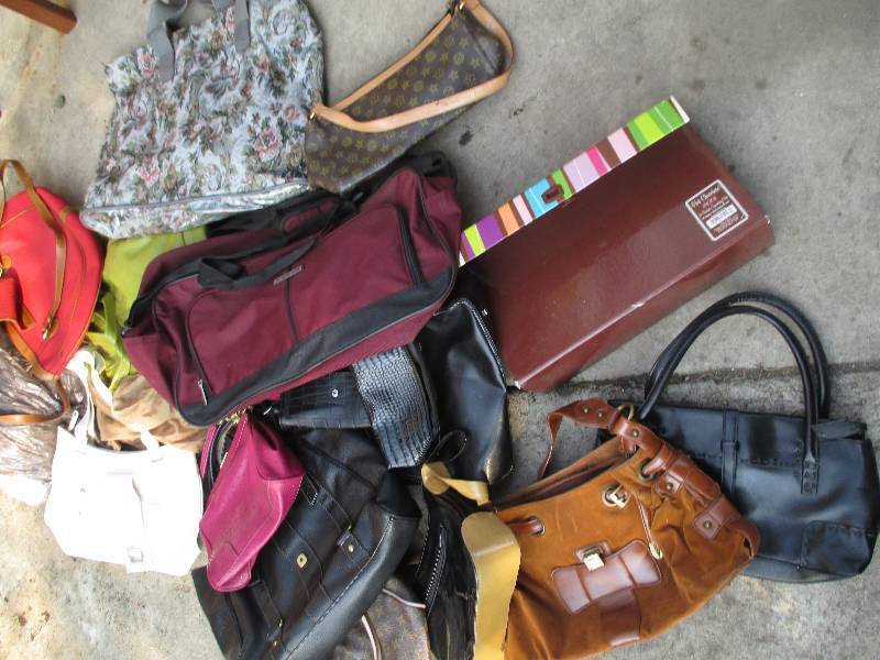lot 50 image: huge value lot of purses and bags g...