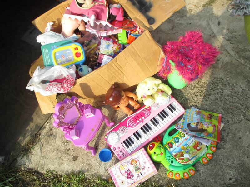 lot 55 image: Large lot of assorted toys...
