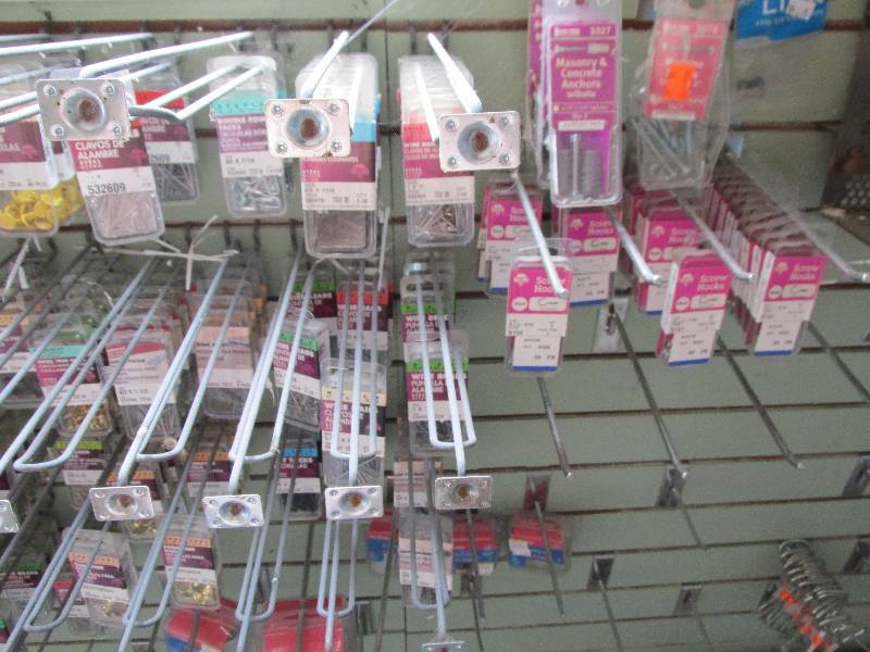lot 148 image: Lot of approximately 421 packs of h...