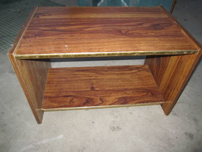 lot 141 image: Wood finish shelf, 25 wide, 16 ta...