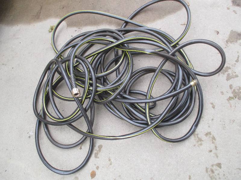 lot 60 image: Garden Hose...