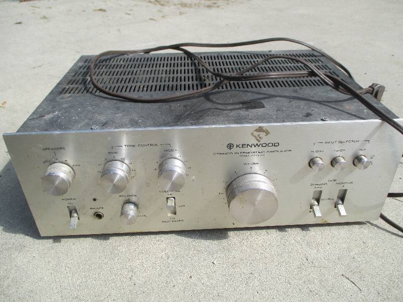 lot 70 image: Kenwood stereo receiver...
