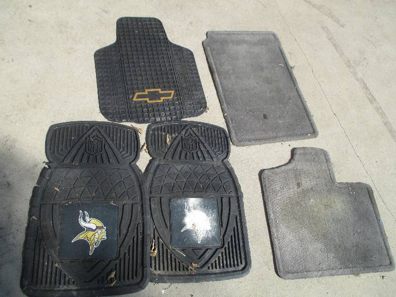 lot 105 image: Car floor mats, Chevy and Vikings t...