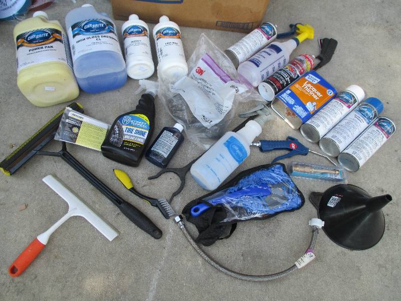 lot 107 image: Lot of assorted car cleaning and ca...