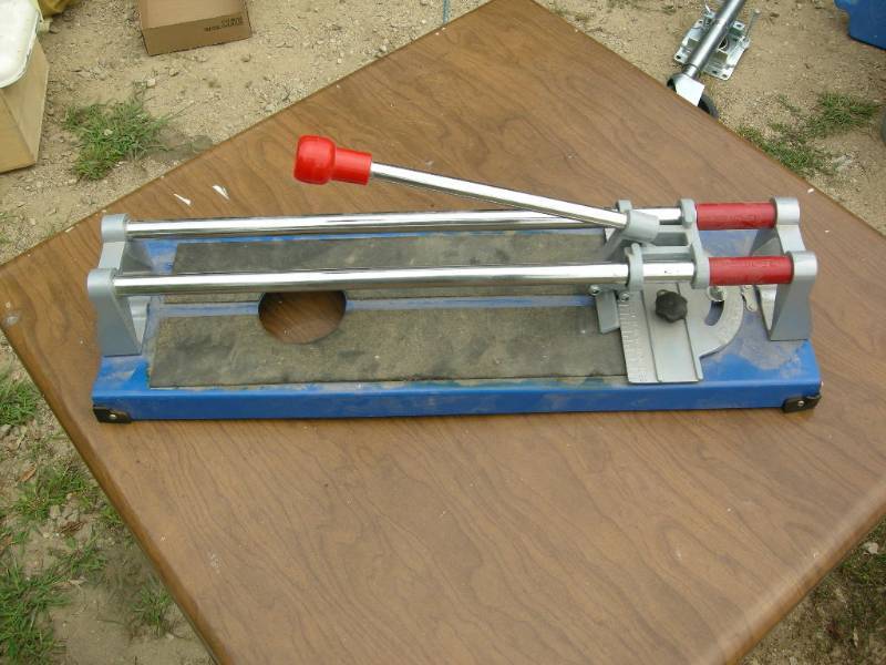 Tile cutter