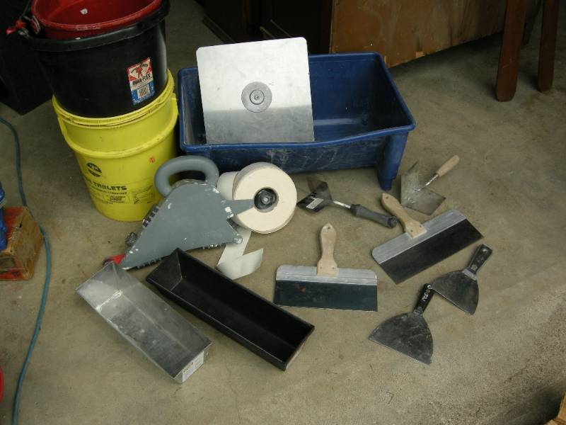 Drywall taping mud kit