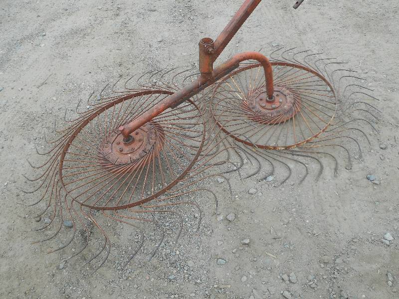 Three-Point 2-Row Hay Rake ...