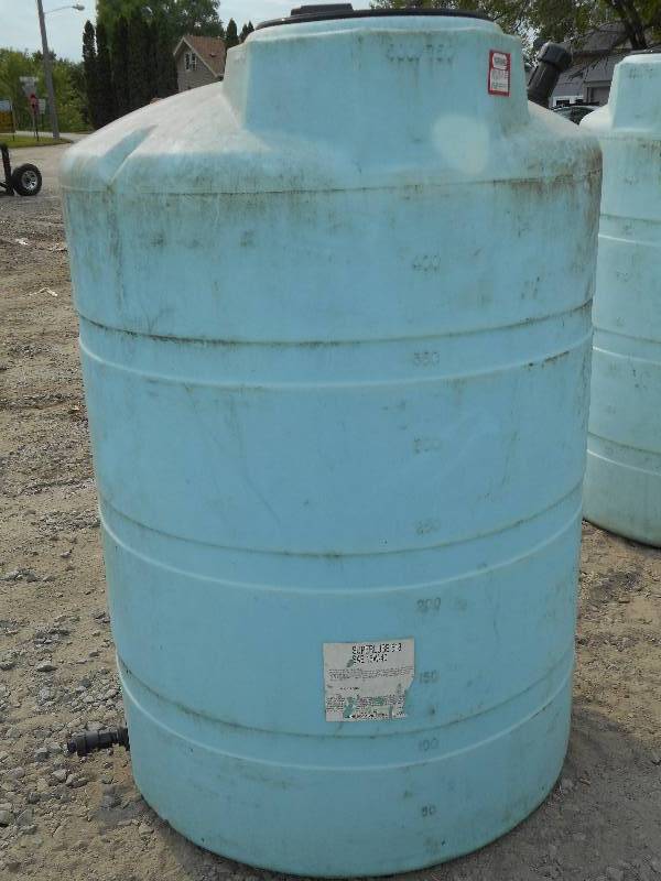 500-Gallon Poly Liquid Tank With Dr...