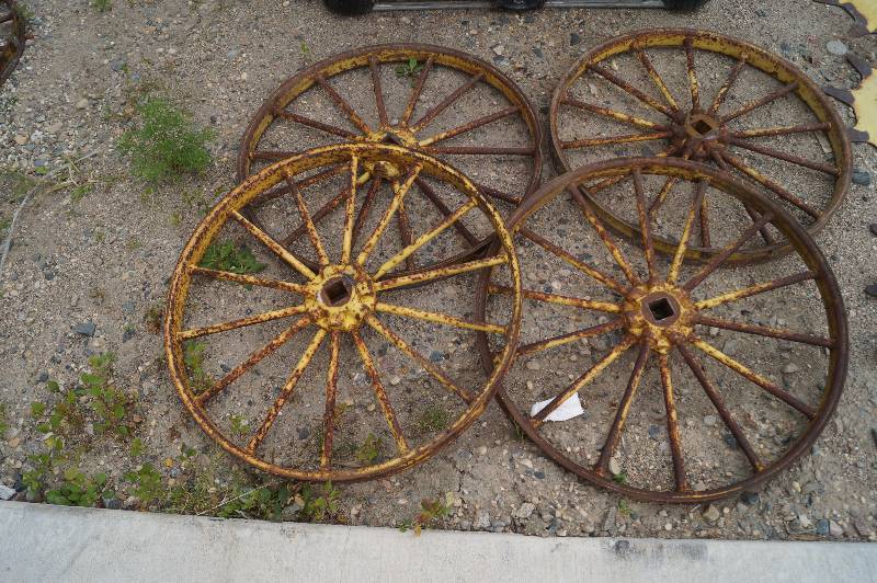 lot 3 image: Steel Wheels
