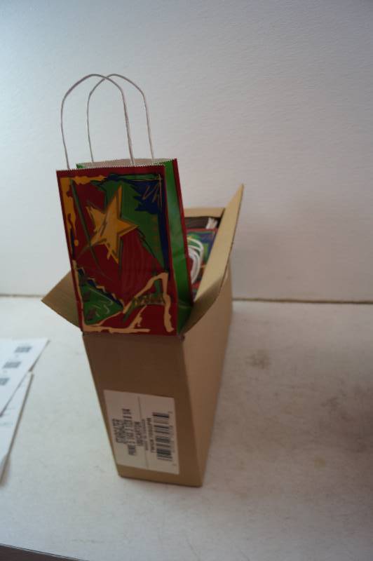 lot 19 image: Decorative Bags