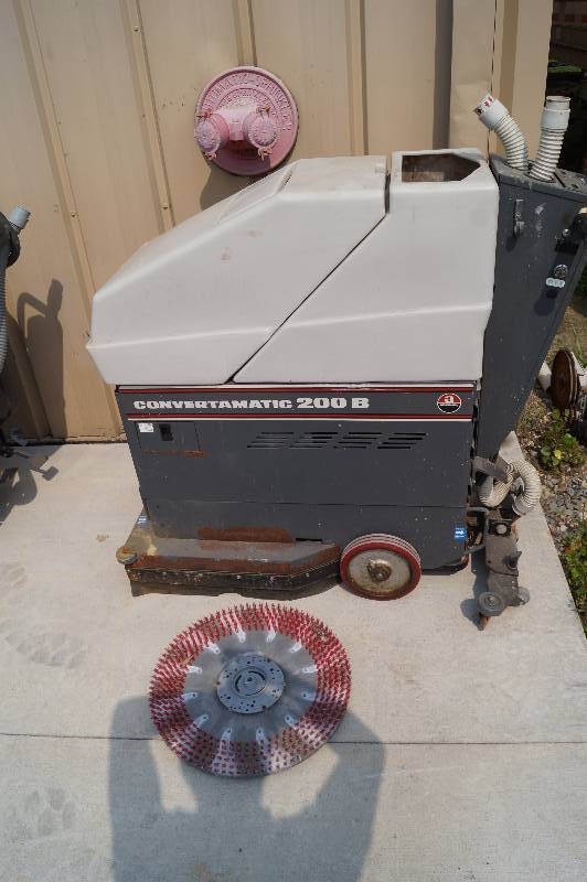 lot 30 image: Floor Scrubber