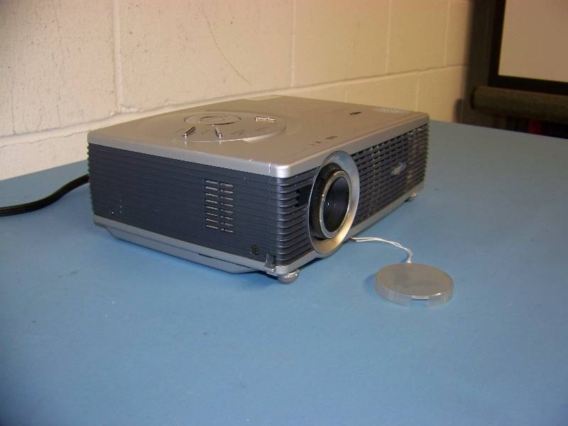 lot 6 image: Sanyo, PLC-SW30, LCD Projector