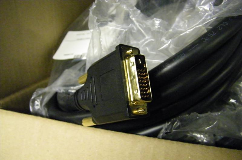 lot 72 image: (5) Straight Wire  Straightwire, Digital Video Interface DVI Cables - BRAND NEW