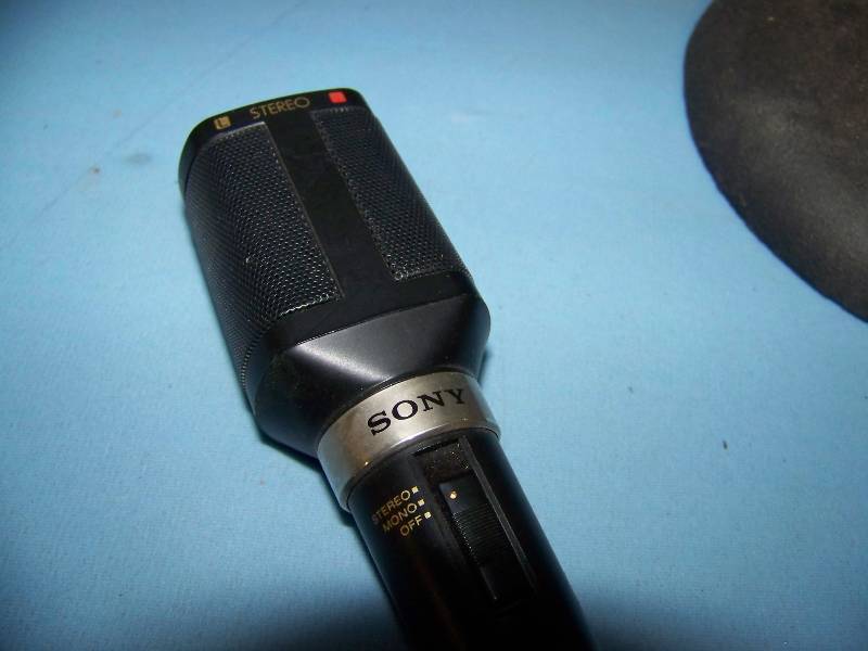lot 74 image: Miscellaneous Audio Microphones and Microphone  Mic Stand