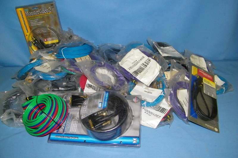 lot 86 image: Huge Lot of 50 New Audio, Video and Computer Cables