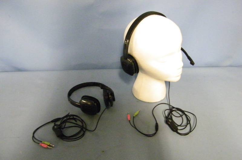 lot 103 image: (2) Logitech, Computer  PC  Audio, Head Sets with Microphones
