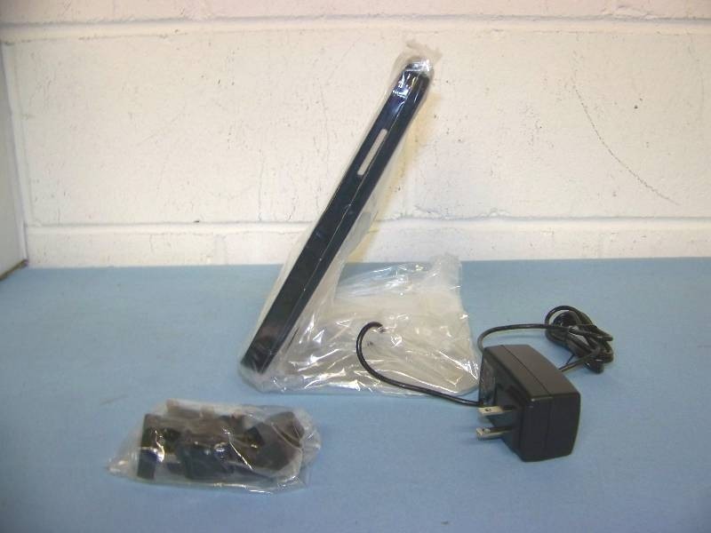 lot 31 image: Crestron, iPad  iPanel, Tabletop Docking Station - BRAND NEW in box