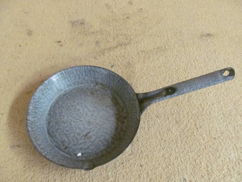 lot 19 image: pan
