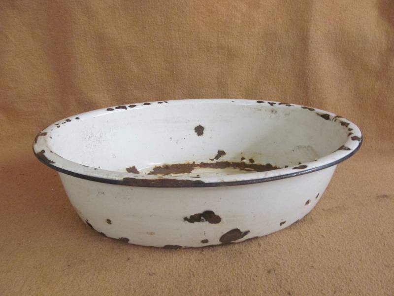 lot 33 image: wash pan