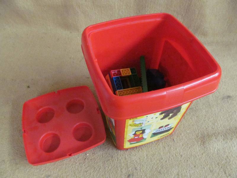 lot 37 image: Legos