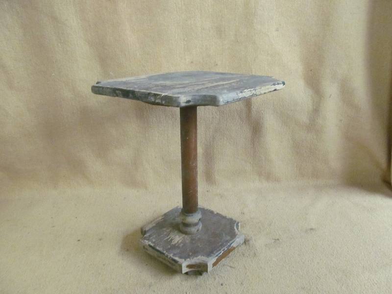 lot 71 image: plant stand