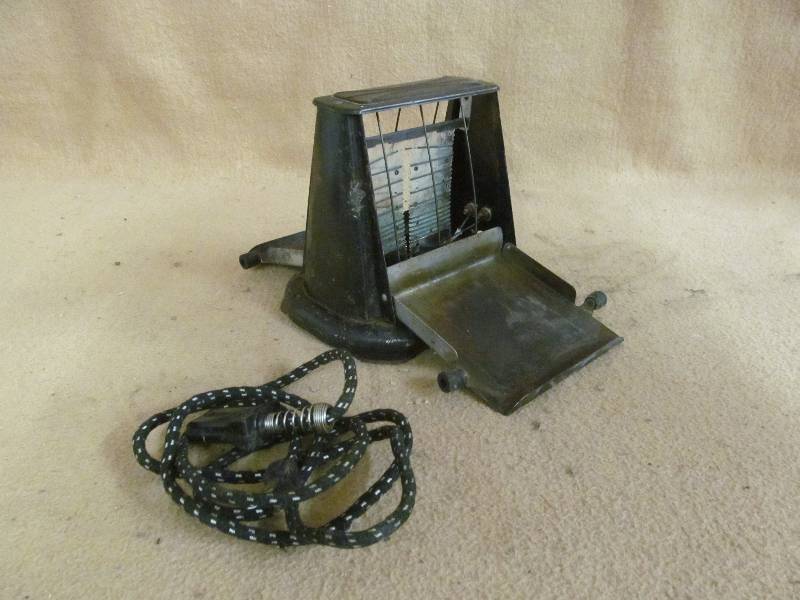 lot 72 image: toaster