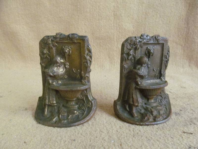 lot 78 image: book ends