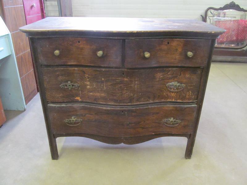 lot 146 image: chest of drawers